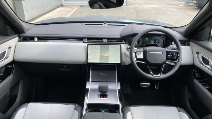 Land Rover Range Rover Velar 3.0 D300 MHEV Belgravia Edition Satin 5dr Auto Diesel Estate - Image 9
